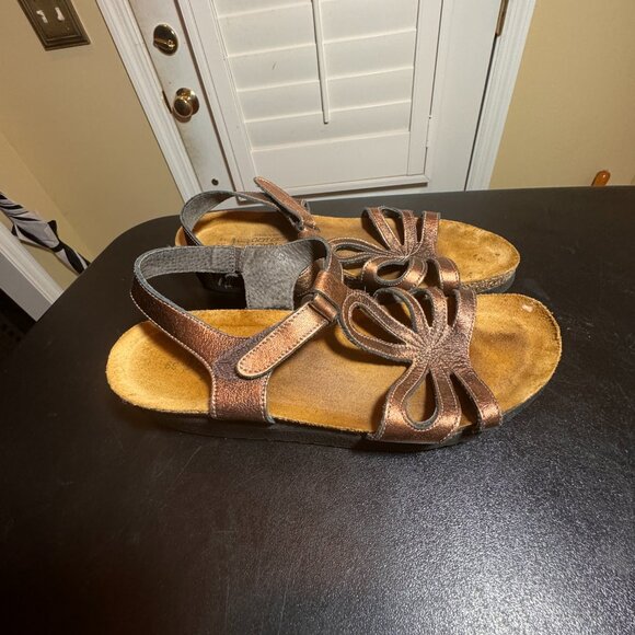 Naot 39 bronze wedge sandal main image 11